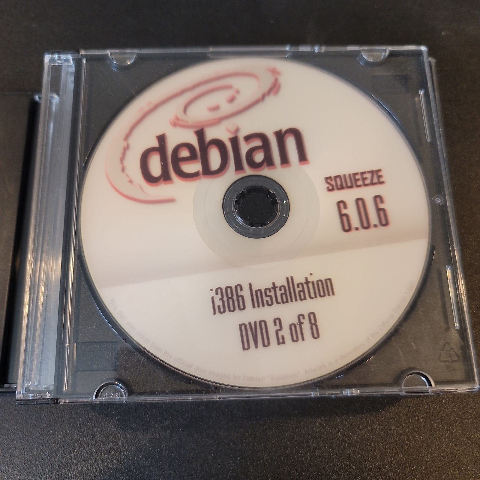 Debian Squeeze 6.0.6 i386 Instalation DVD Discs 8 Total Standalone Linux c2012