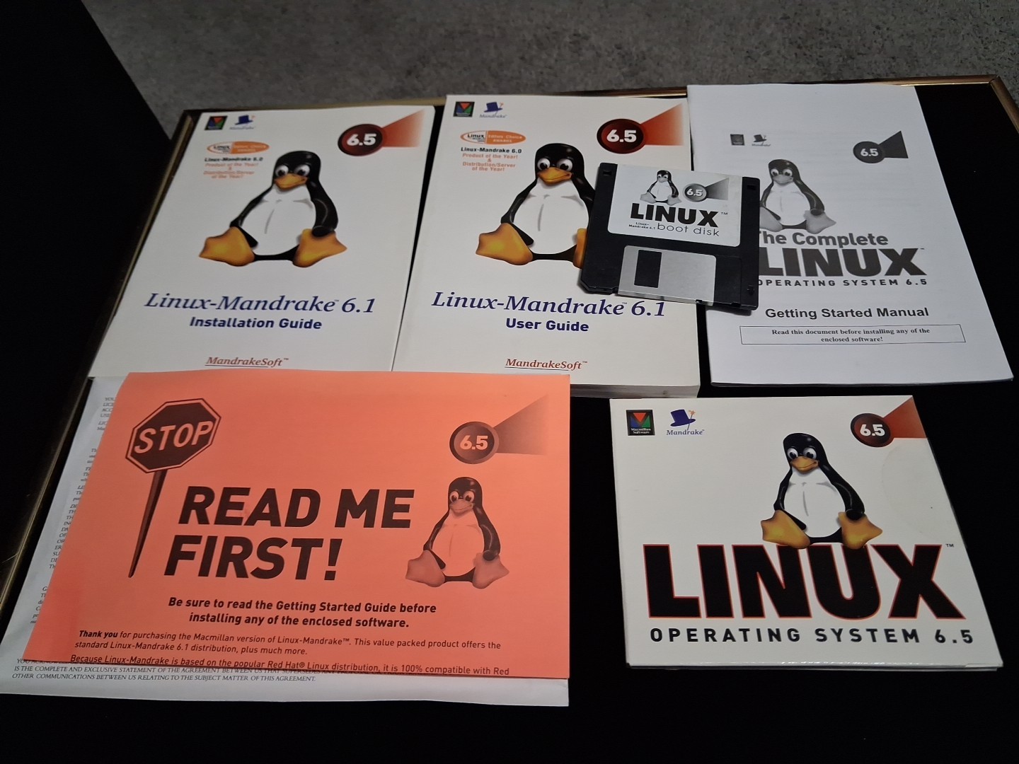 RED HAT LINUX MANDRAKE 6.5 DELUXE OPERATING SYSTEM – Used VGC! Plus Extra