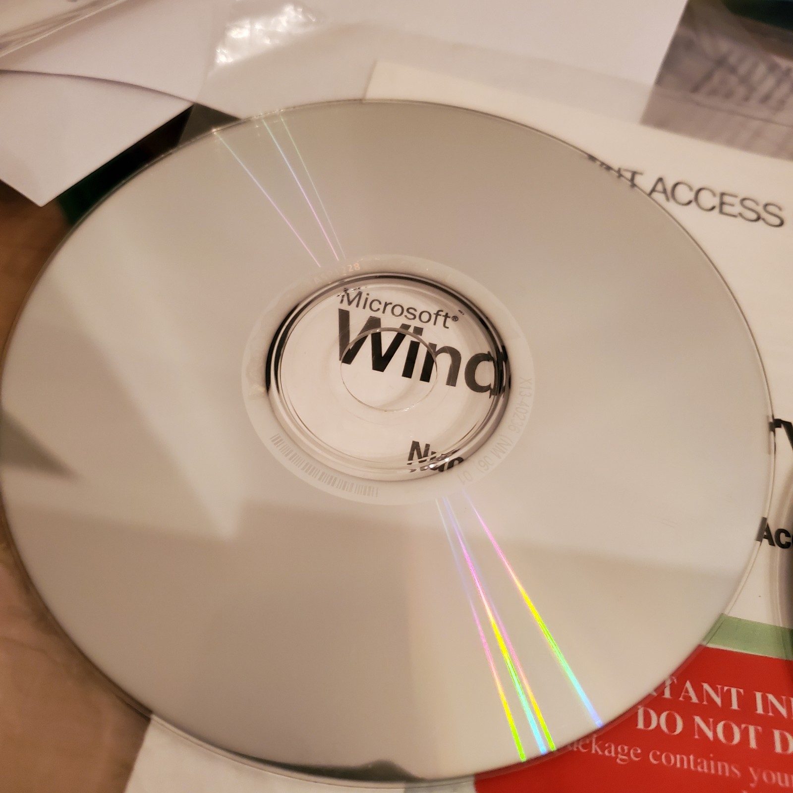 Microsoft Windows Server 2003 R2 OEM Software 2CD SET & Key & 5 CLIENT LICENSE