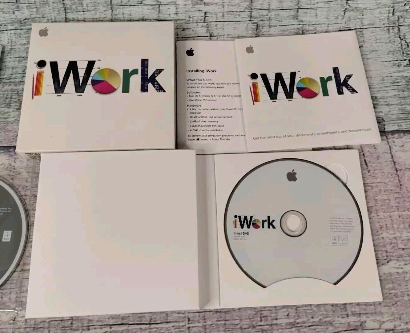 Apple MacBook Pro Mac OS X 10.6.4 & Application Install Discs ONLY w/ iWork Disc