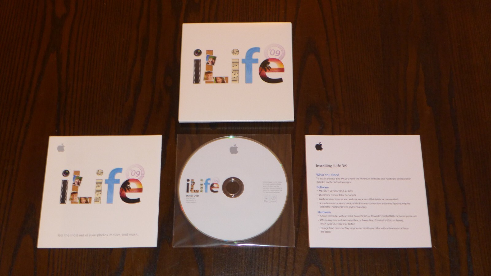 Apple Mac Box Set Includes Mac OS X Snow Leopard iLife 09 iWork 09 MC209Z/A 