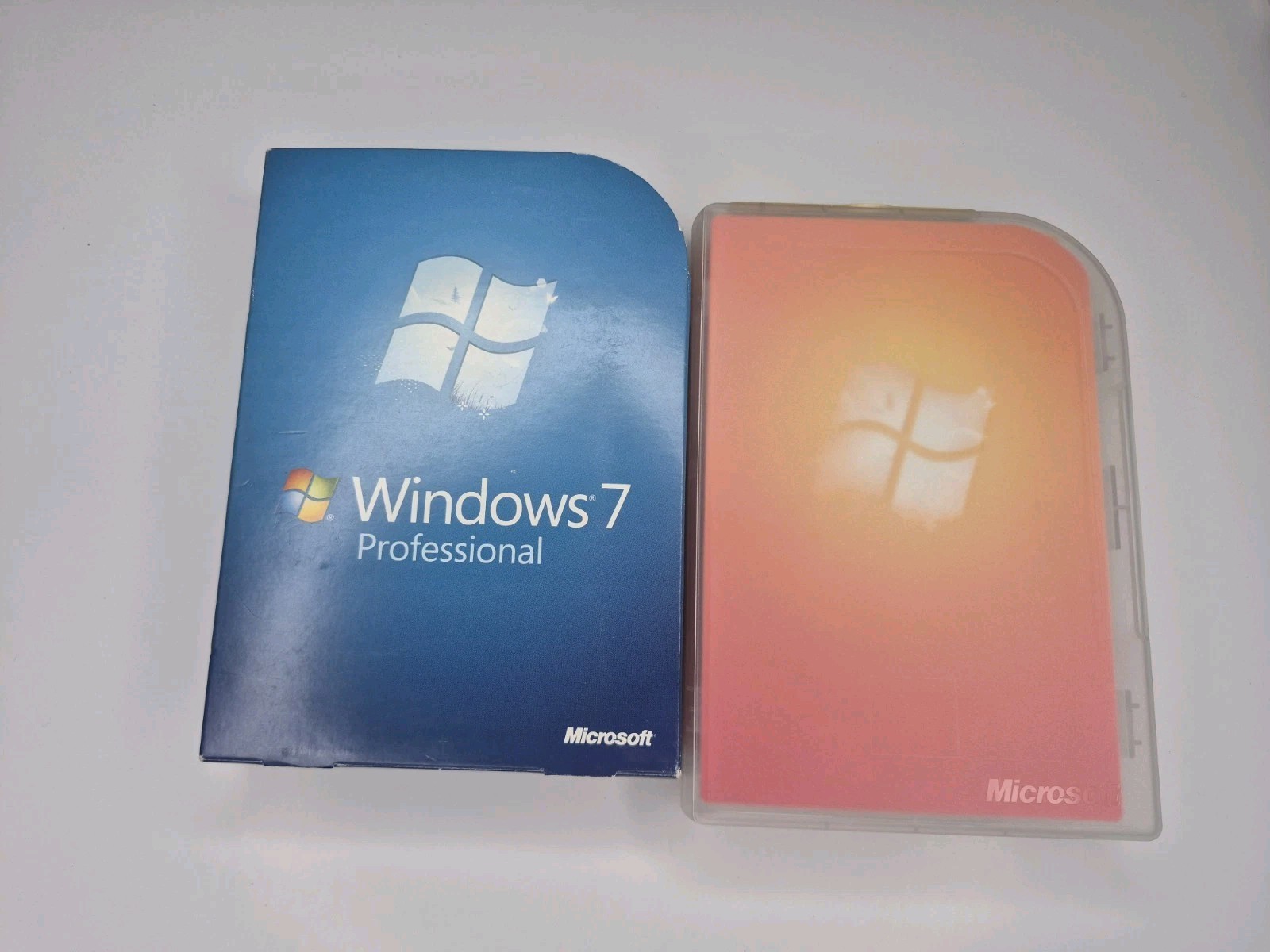 Microsoft Windows 7 Pro 32 / 64 Bit Install Disc Retail Box W/ Serial Number