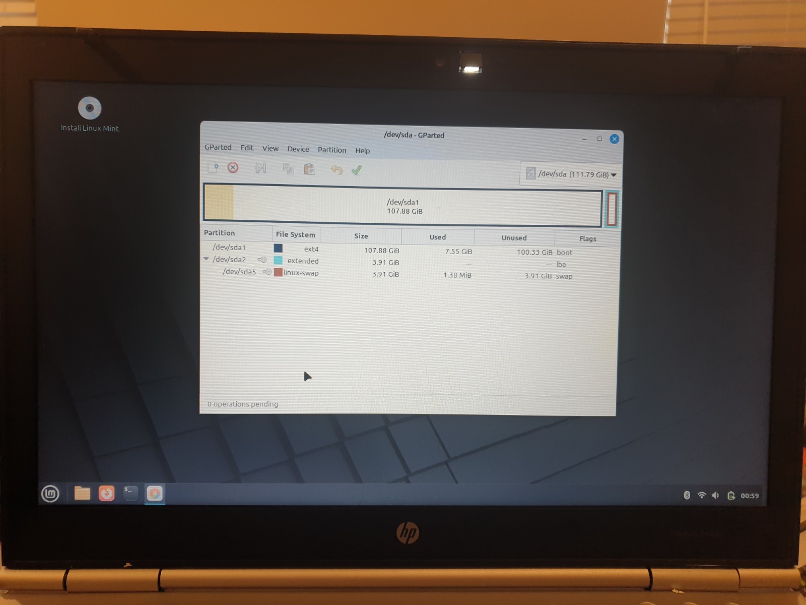 Linux Mint Cinnamon V22.3, 64-bit, Bootable Live and Install USB Flash Drive