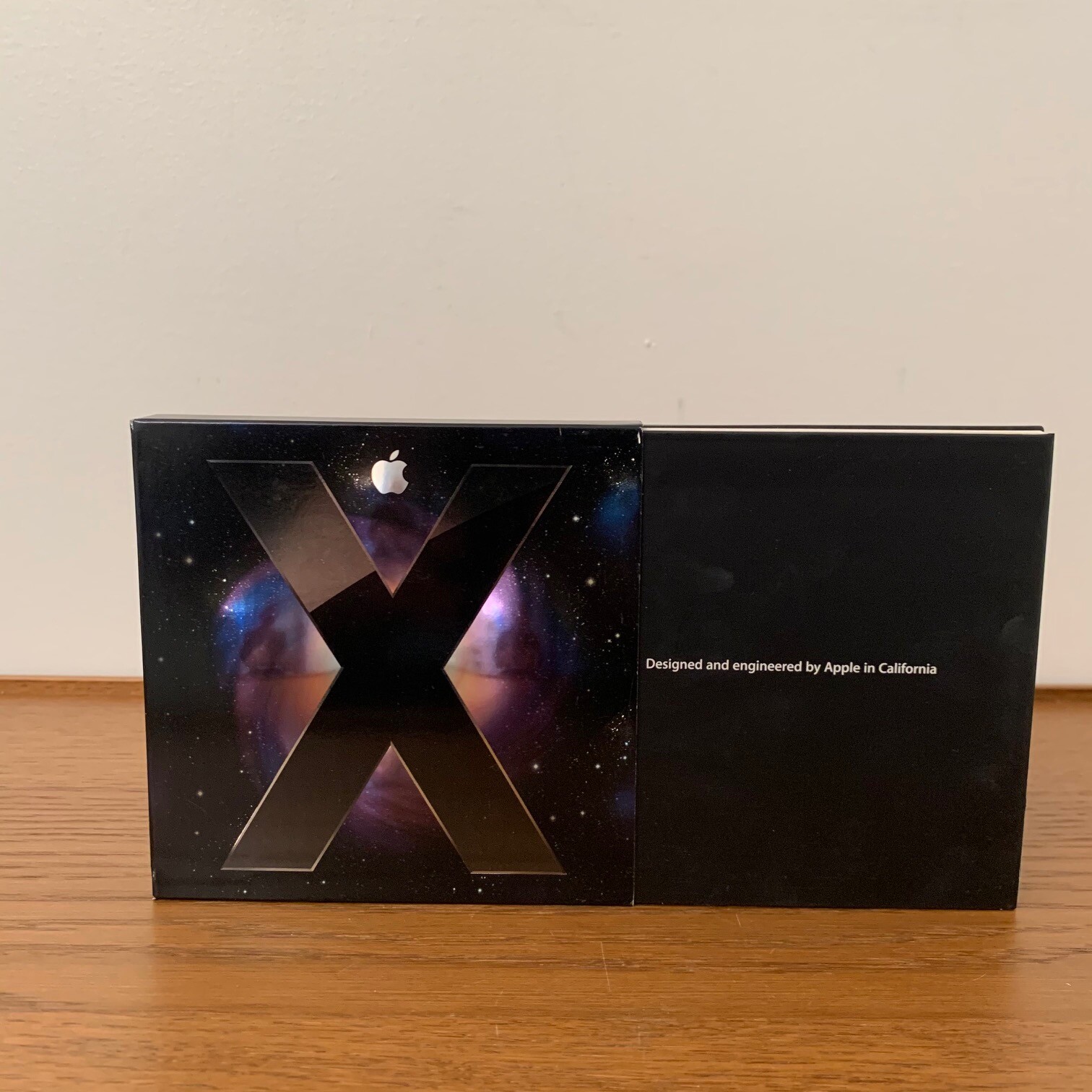 APPLE MAC OS X LEOPARD VERSION 10.5.1  RETAIL INSTALL DVD WITH MANUAL (MB427Z/A)