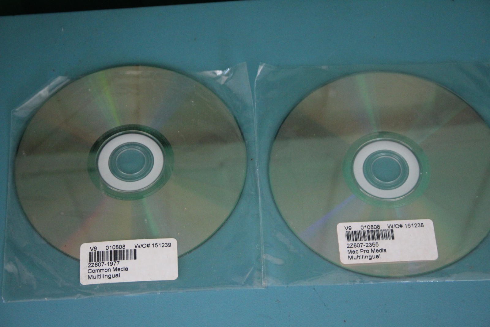VTG APPLE MAC OS X PRO VER 10.5.1 = TWO INSTALL DISCS