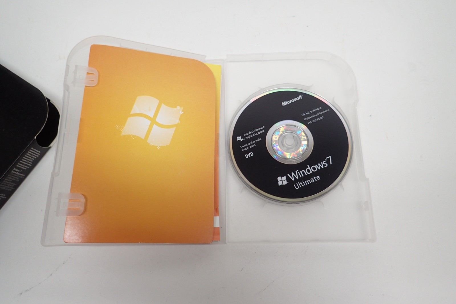 Microsoft Windows 7 Ultimate 32 / 64bit Kit DVD Media + Key Retail Box