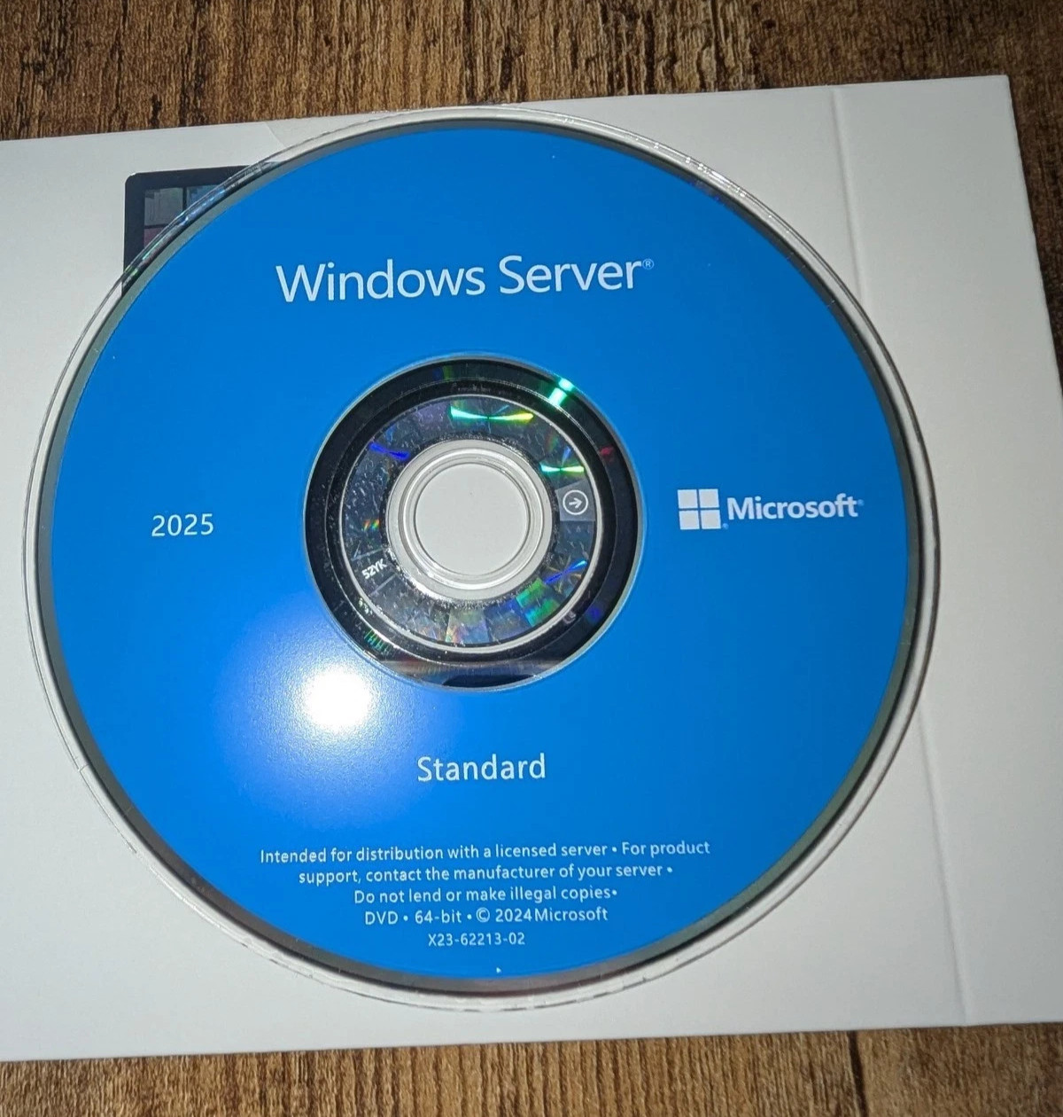 Microsoft Windows Server 2022 Standard Edition – 16 Core License – DVD & COA