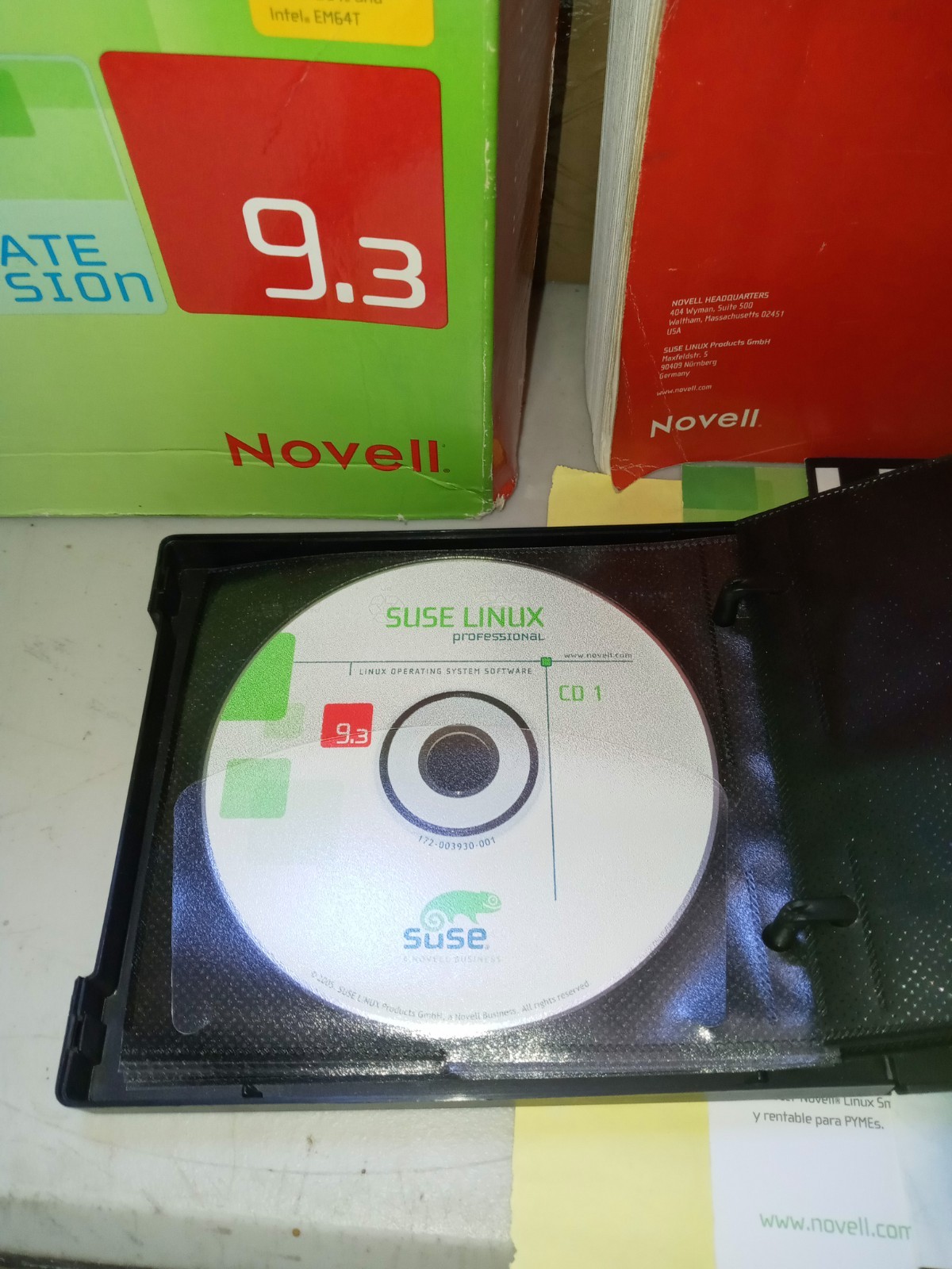 SUSE LINUX Professional 9.3 Includes 7 CD’s, Guide Etc. Big Box Novell
