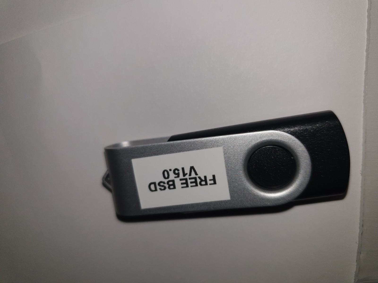 FreeBSD V15.0, 64-bit, Unix-like OS, Bootable Live and Install USB Flash Drive