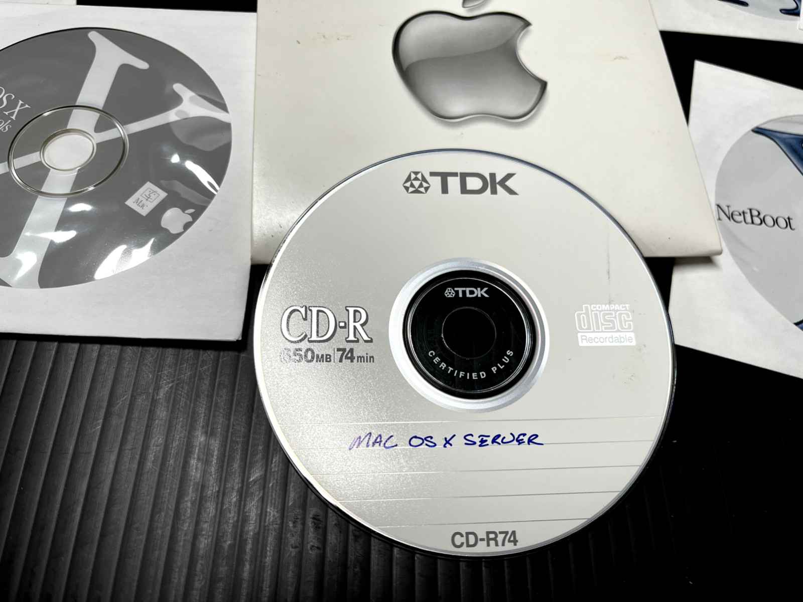 Mac OS X 10.1 Upgrade (2Z691-3258-A), Mac Manager, NetBoot, Developer Tools 8CDs