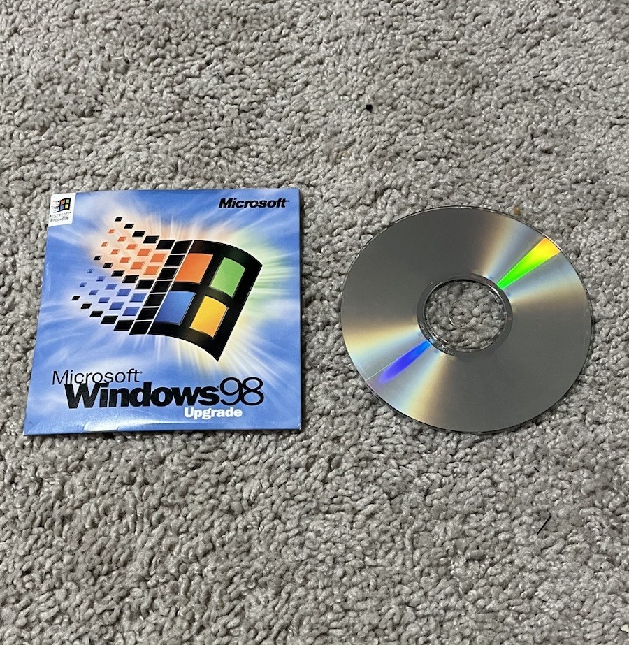 VINTAGE Microsoft Windows 98 Upgrade CD with Product Key