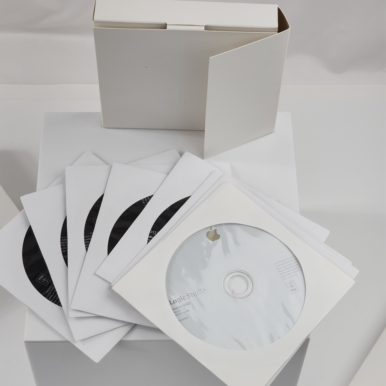 Apple Logic Studio 9 V2.1 Suite DVD 9 Disc Retail MB795Z/A Mac OS Academic