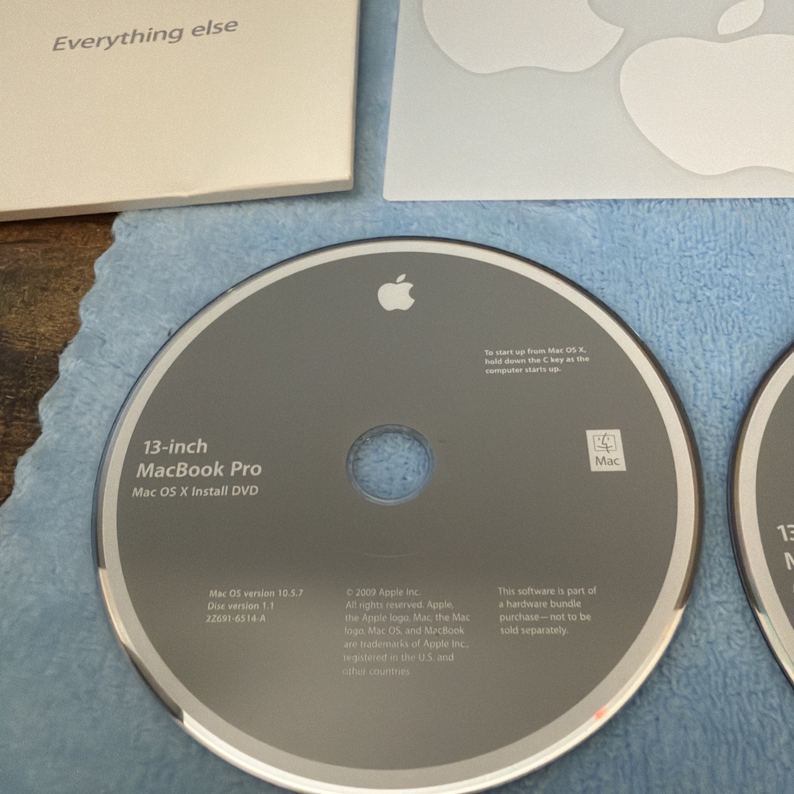 Apple 13-inch MacBook Pro Mac OS X 10.5.7 Install & Applications OEM DVD
