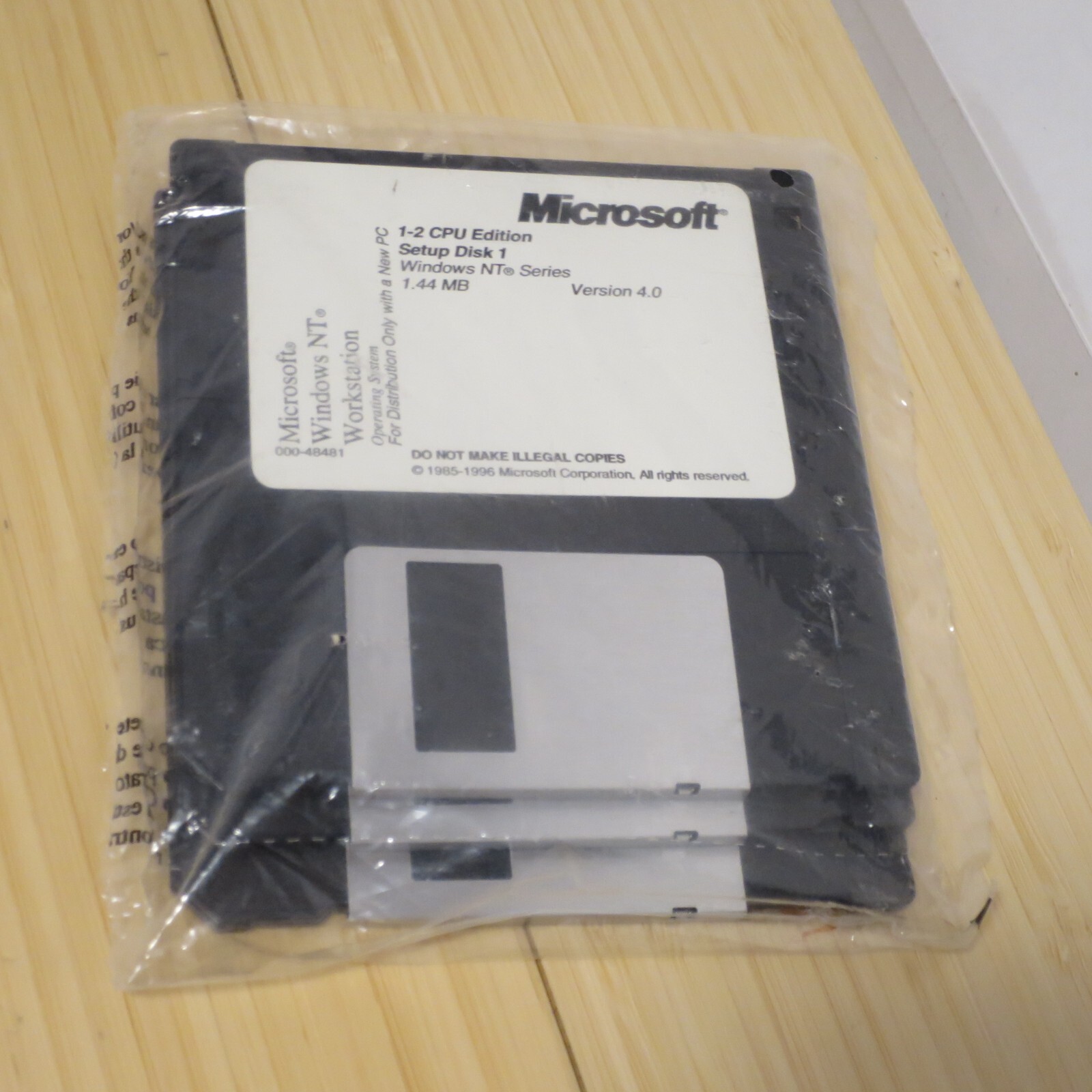Microsoft Windows NT Workstation 4.0 SP5 CD-ROM, 3.5 Floppies, Manual & COA 04