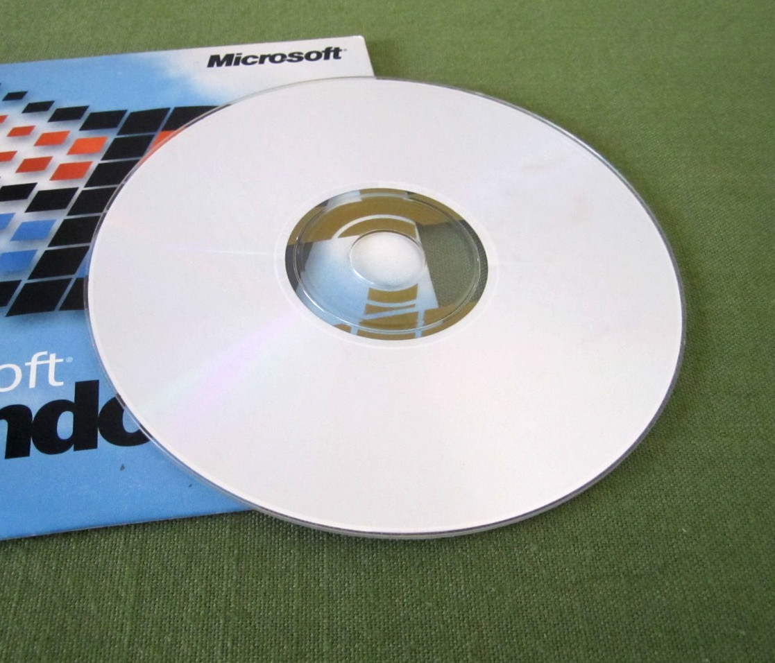 Vintage MICROSOFT WINDOWS 95 UPGRADE CD-ROM PC w/ Product Key