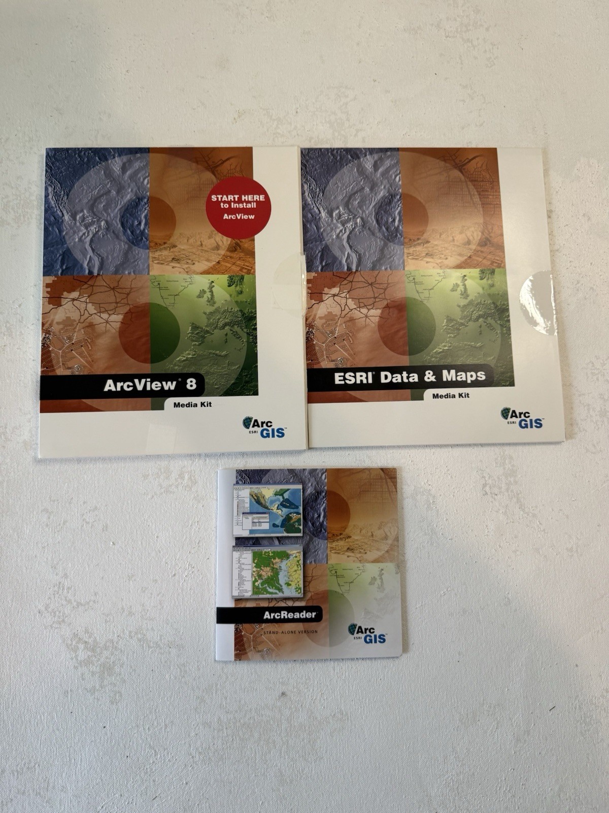 ARC GIS by ESRI instruction manuals and media kits 2003. 8.0 8.3