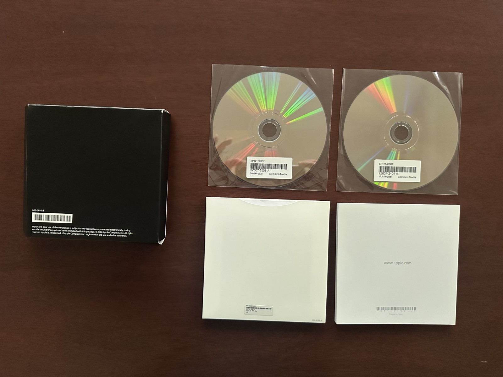 MacBook Pro Mac OS X Install Discs 1 & 2 Version 10.5, 2007, w/Manual in Box