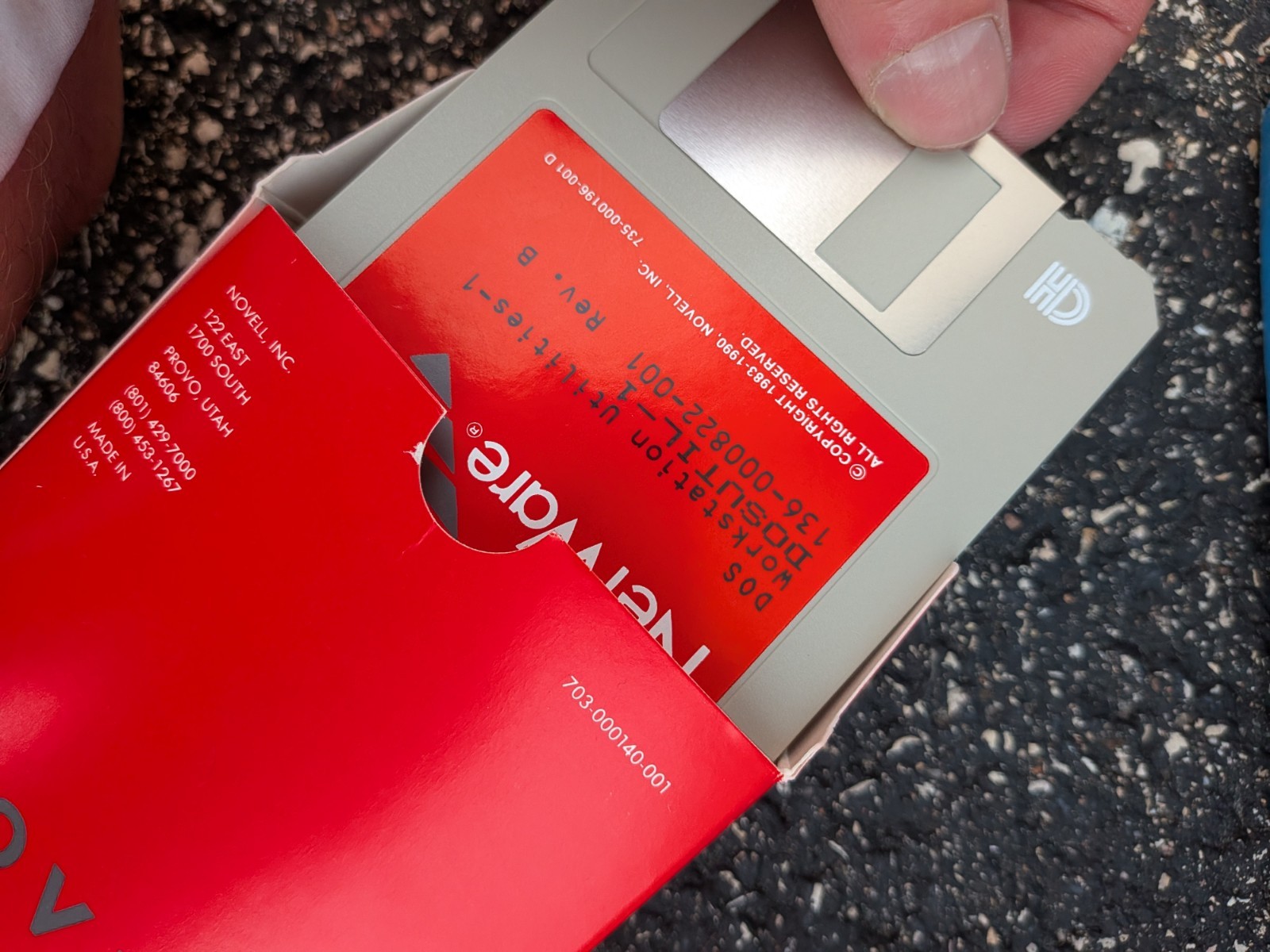 Netware Kit v2.2 by Novell Operating System Floppy & Books Vtg