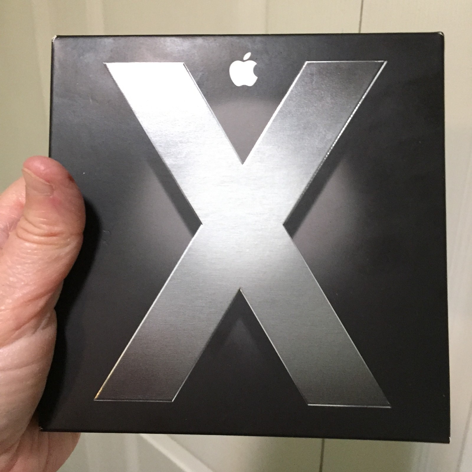 Genuine Apple Mac OS X Tiger 10.4.6 Original Retail Box MA453Z/A New