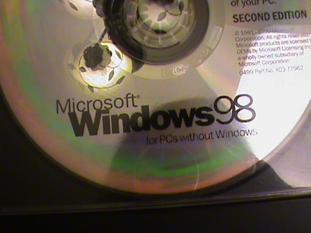 WINDOWS 98 2nd. Edition W-KEY and 900 Page Manual by Que 3 Pc. Lot BONUS CD