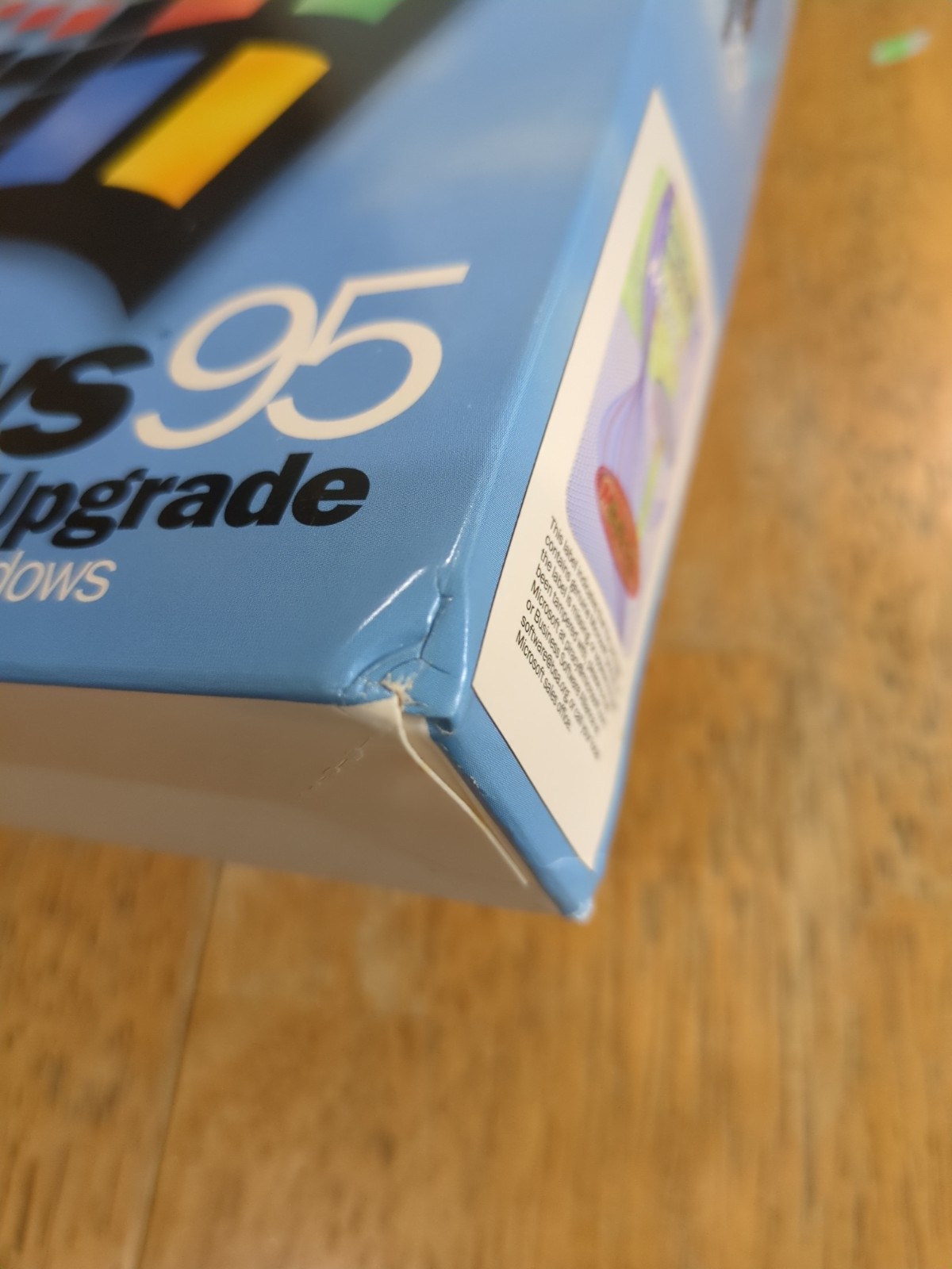 Microsoft Windows 95 Upgrade CD-ROM w/IE 4.0, Keys, Reg. Card In Box