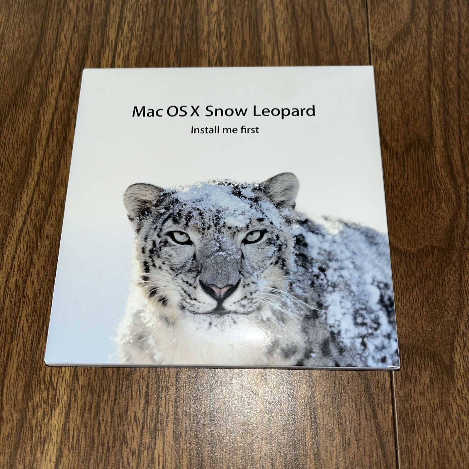 Apple Mac Box Set includes Mac OS X, Leopard, And iWork MC680Z/A USED