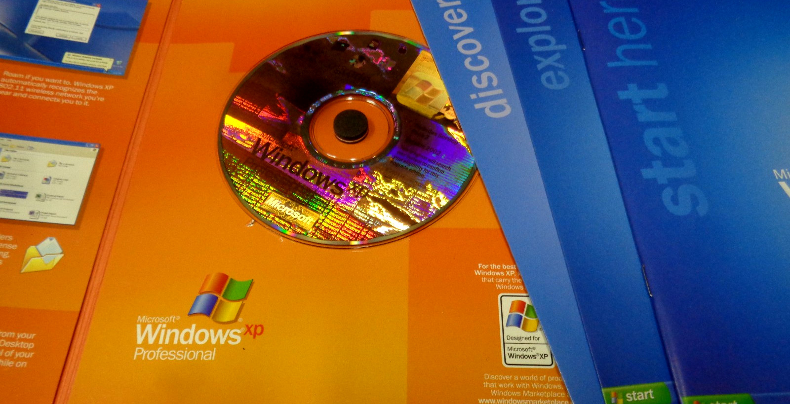 MICROSOFT WINDOWS XP PROFESSIONAL UPGRADE 2002 SP2 CIB W/KEY