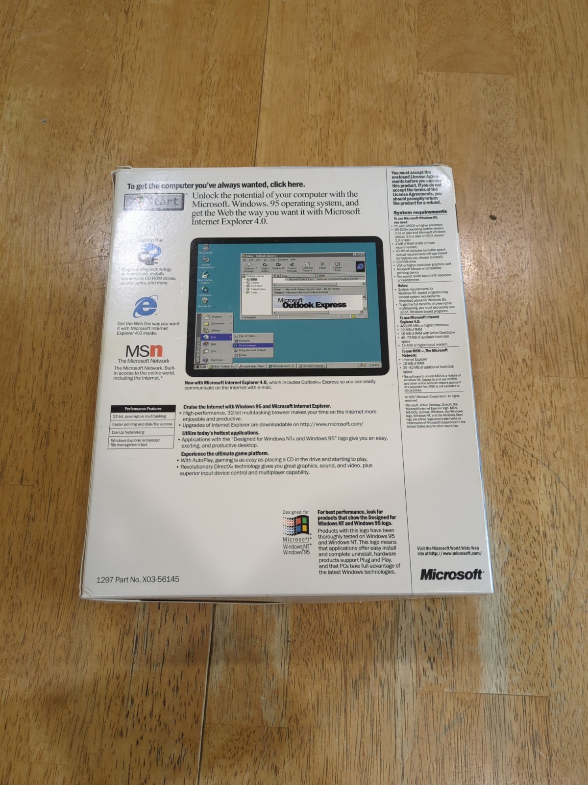 Microsoft Windows 95 Upgrade CD-ROM w/IE 4.0, Keys, Reg. Card In Box