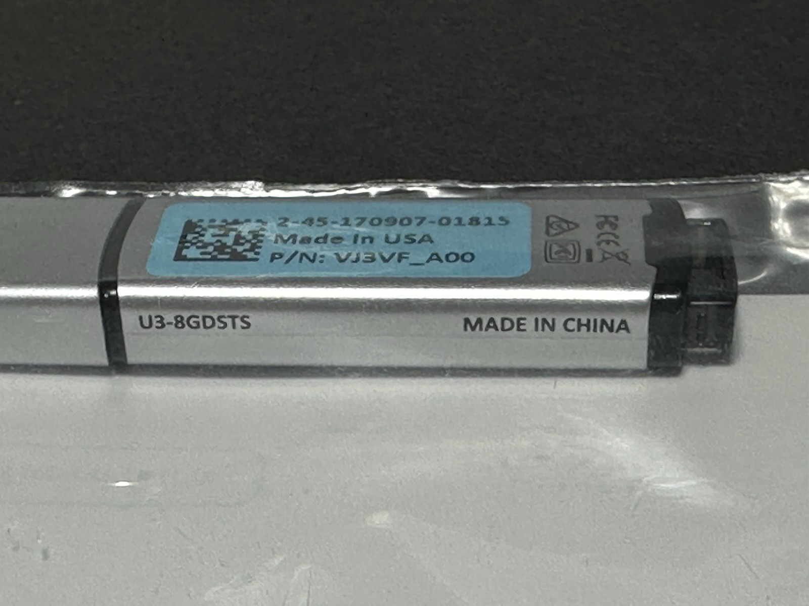 Dell Mentor Media Windows 10 Recovery Media USB Part VJ3VF_A00 – Silver 8GB