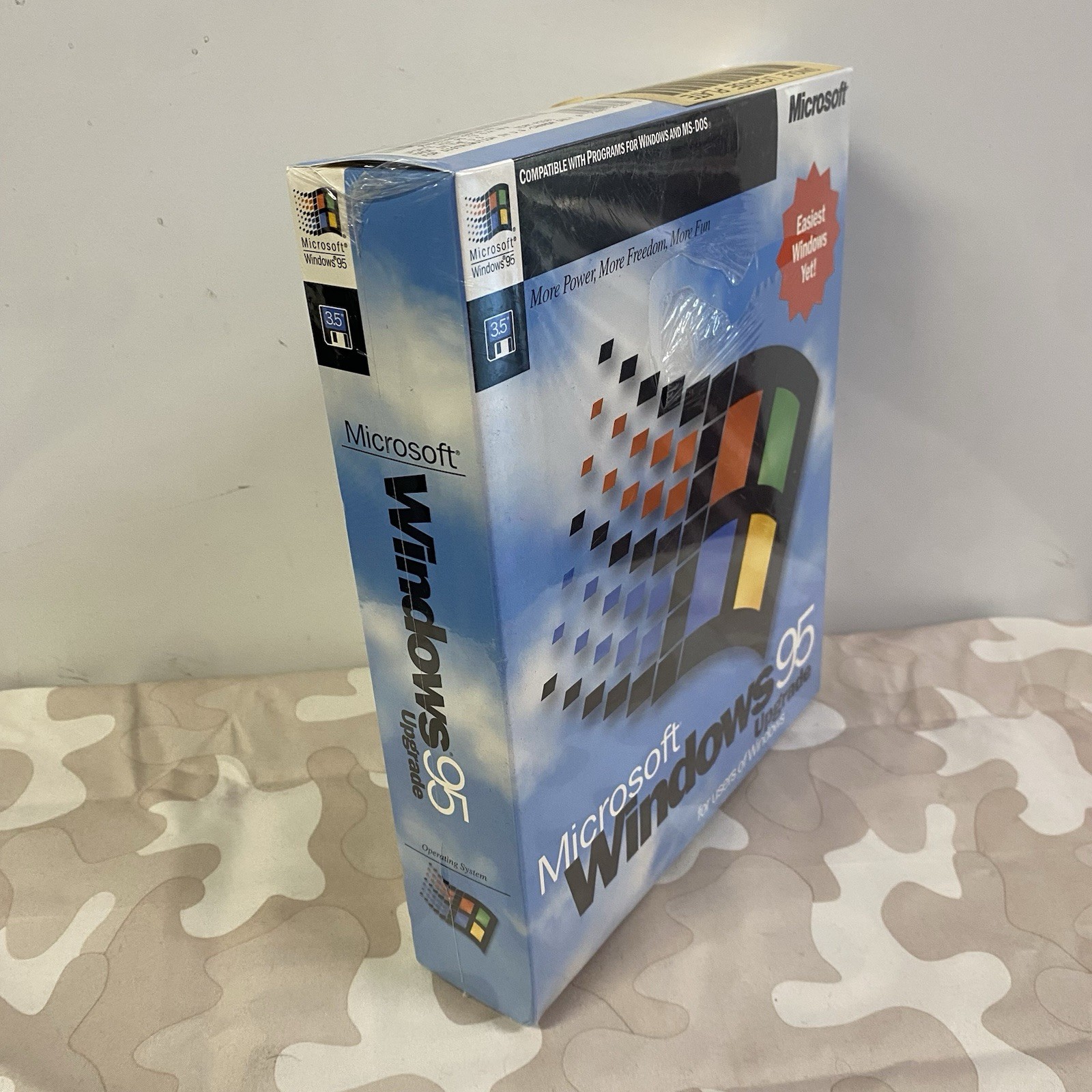 Microsoft Windows 95 Upgrade 3.5 Floppy SEALED Promo Sample Vintage 1995 Sealed