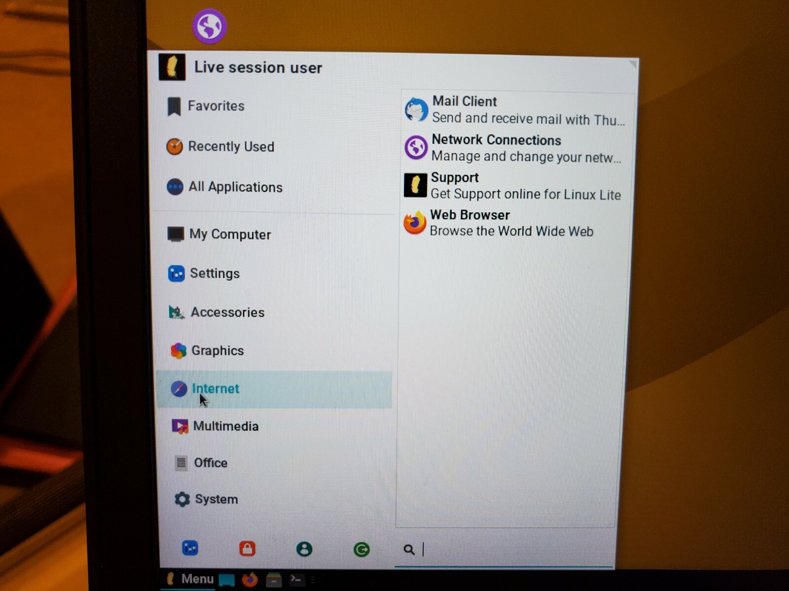 Linux Lite 5.4 x64 Bootable on 16G USB Stick!