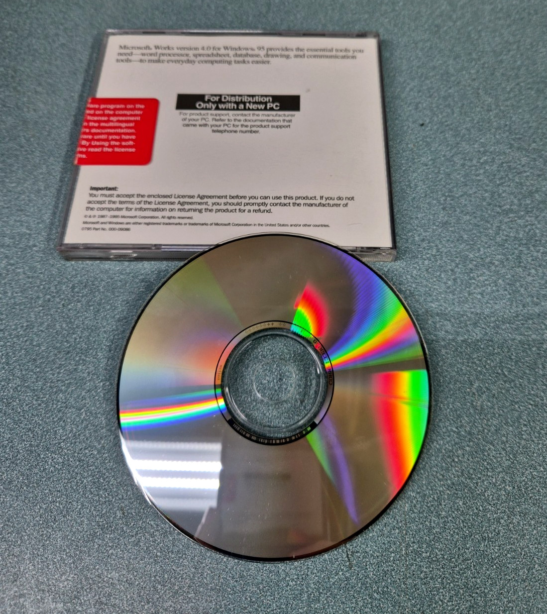 Sealed Windows 95 OEM CD Office 2000 Works Exploring Windows 95 Money Lot