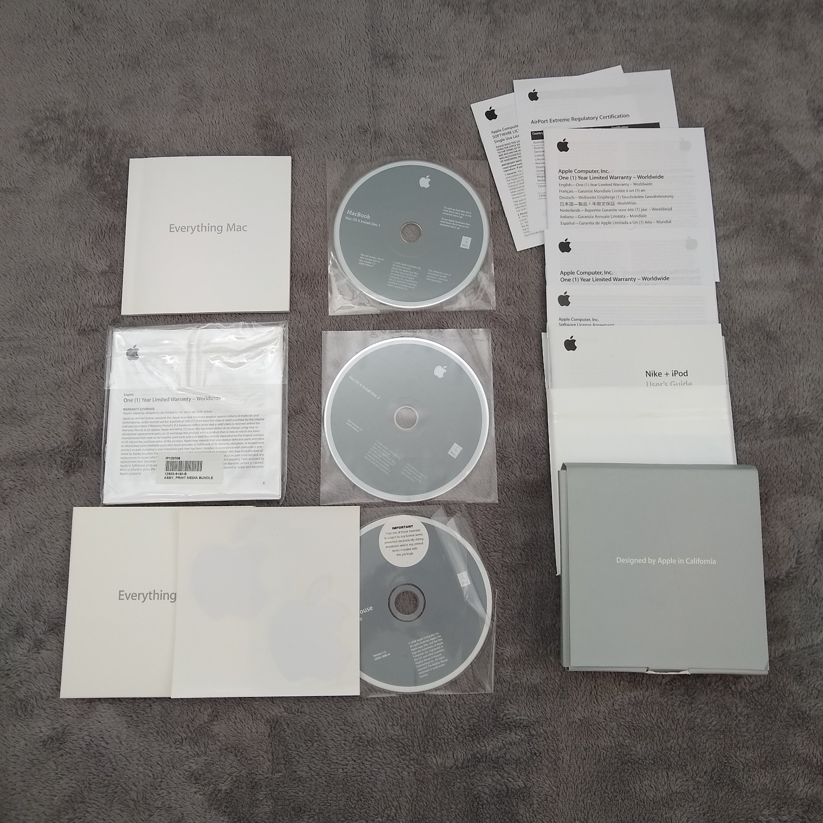 Mac OS X & Application Install Disc 1 & 2 OS 10.4.8 MacBook 2006 Booklet Apple