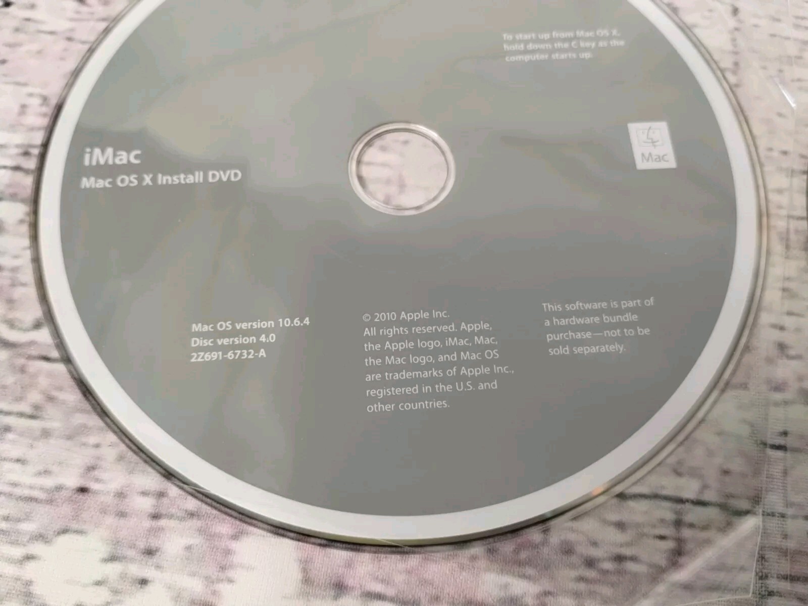 Apple MacBook Pro Mac OS X 10.6.4 & Application Install Discs ONLY w/ iWork Disc