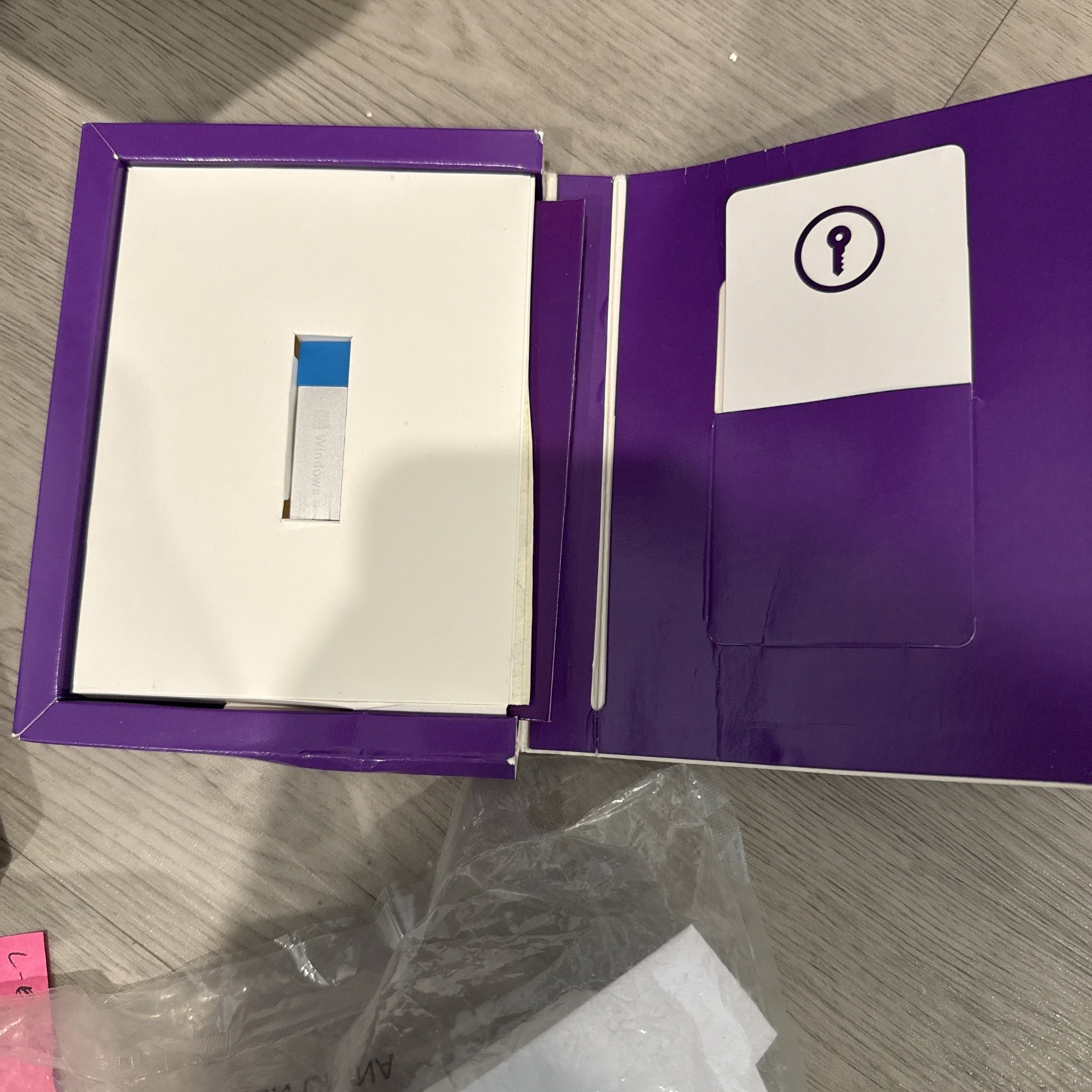 Microsoft Windows 10 Pro 32/64 Bit Flash Drive (FQC08789)