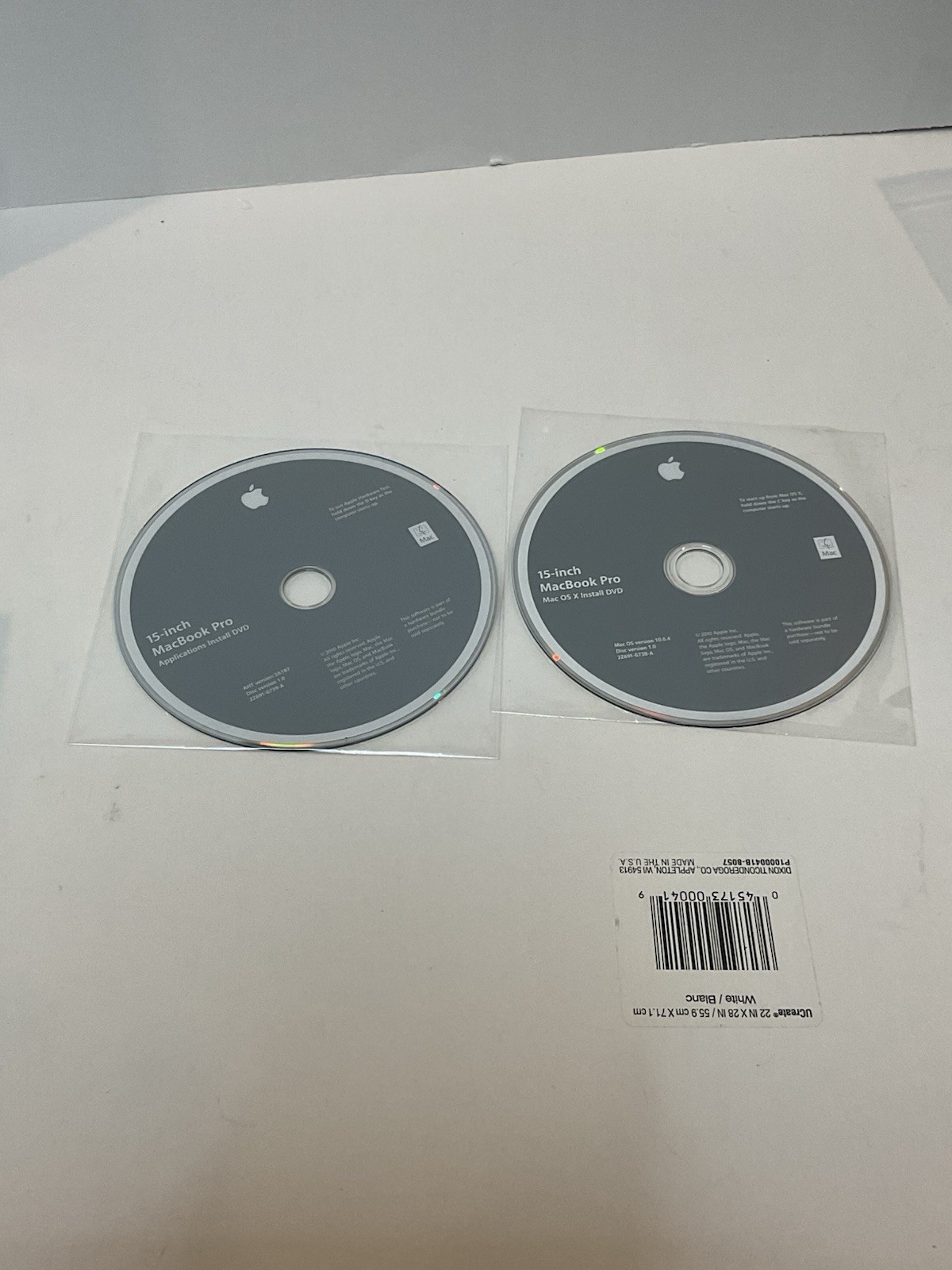 15-inch Macbook Pro Install OS X 10.6.4 DVD & Applications DVD OEM