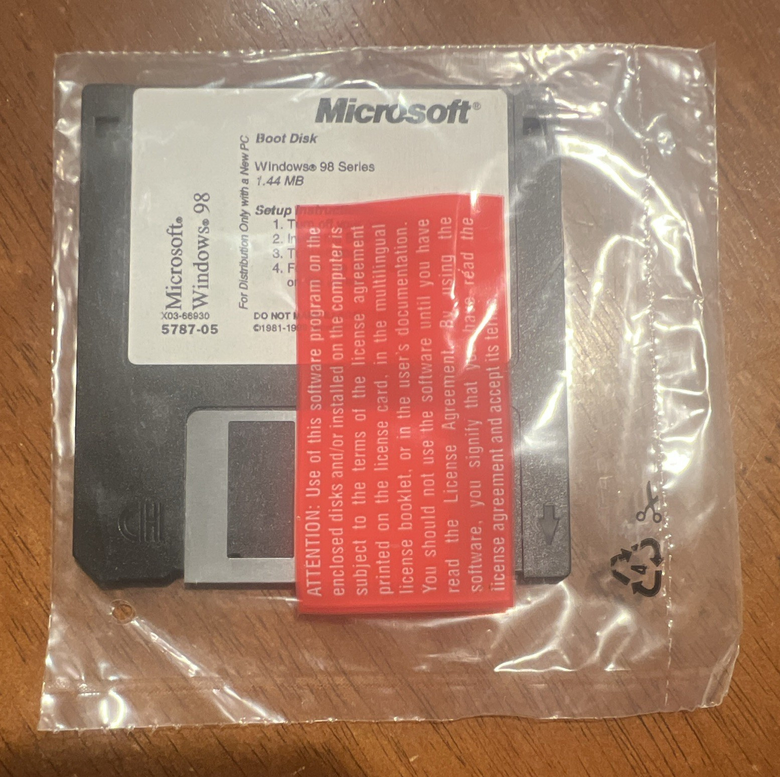 Microsoft Windows 98 Boot Disk 3.5″ Floppy 1.44MB English MPN 5787-05 Sealed