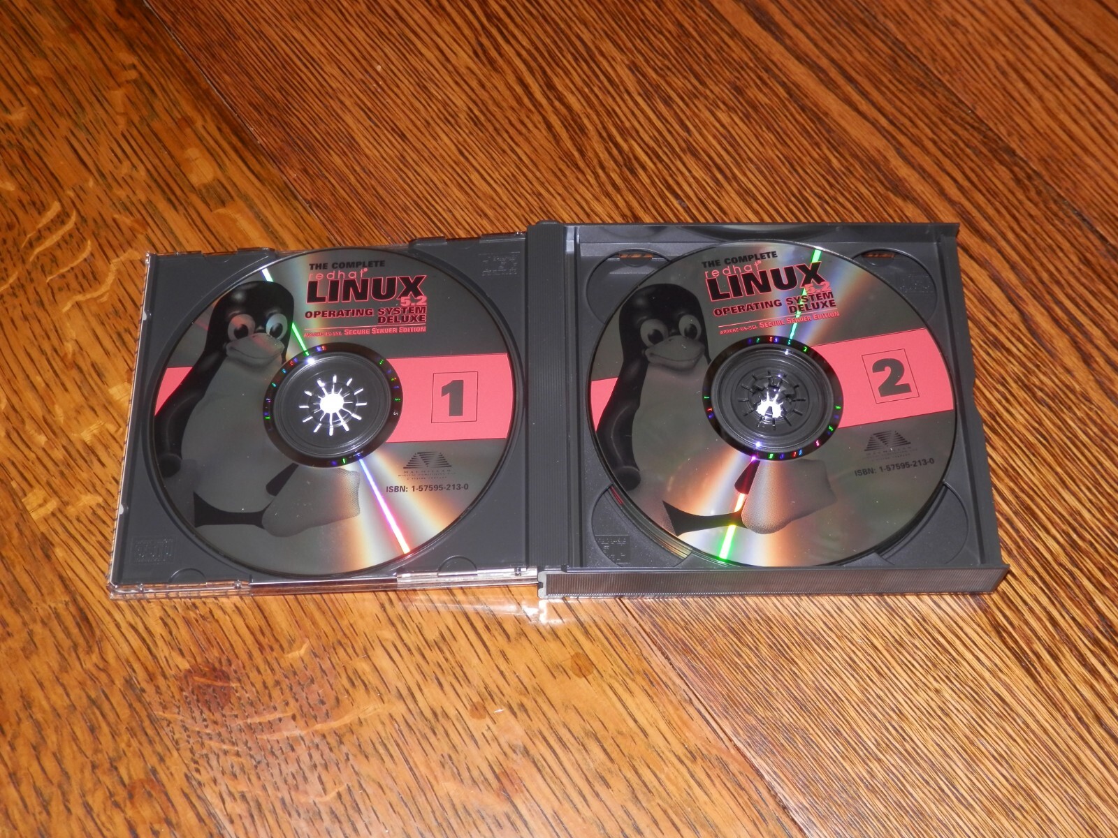 Redhat Linux 5.2 Operating System Deluxe 90s Rare – (4) CDs