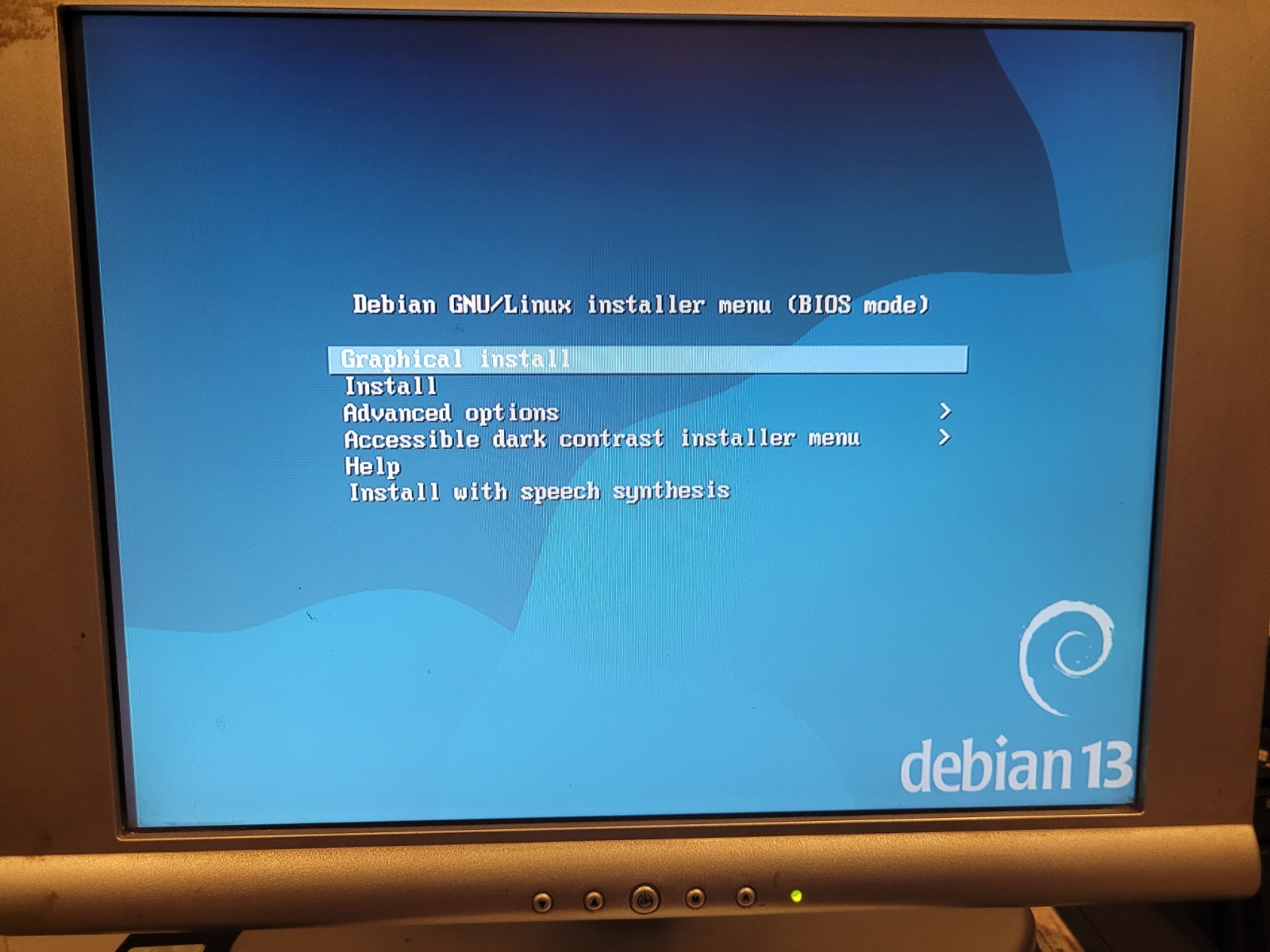 Debian 13 Linux „Trixie” x64 Installer on 16G USB Stick Rock Solid Linux Distro!