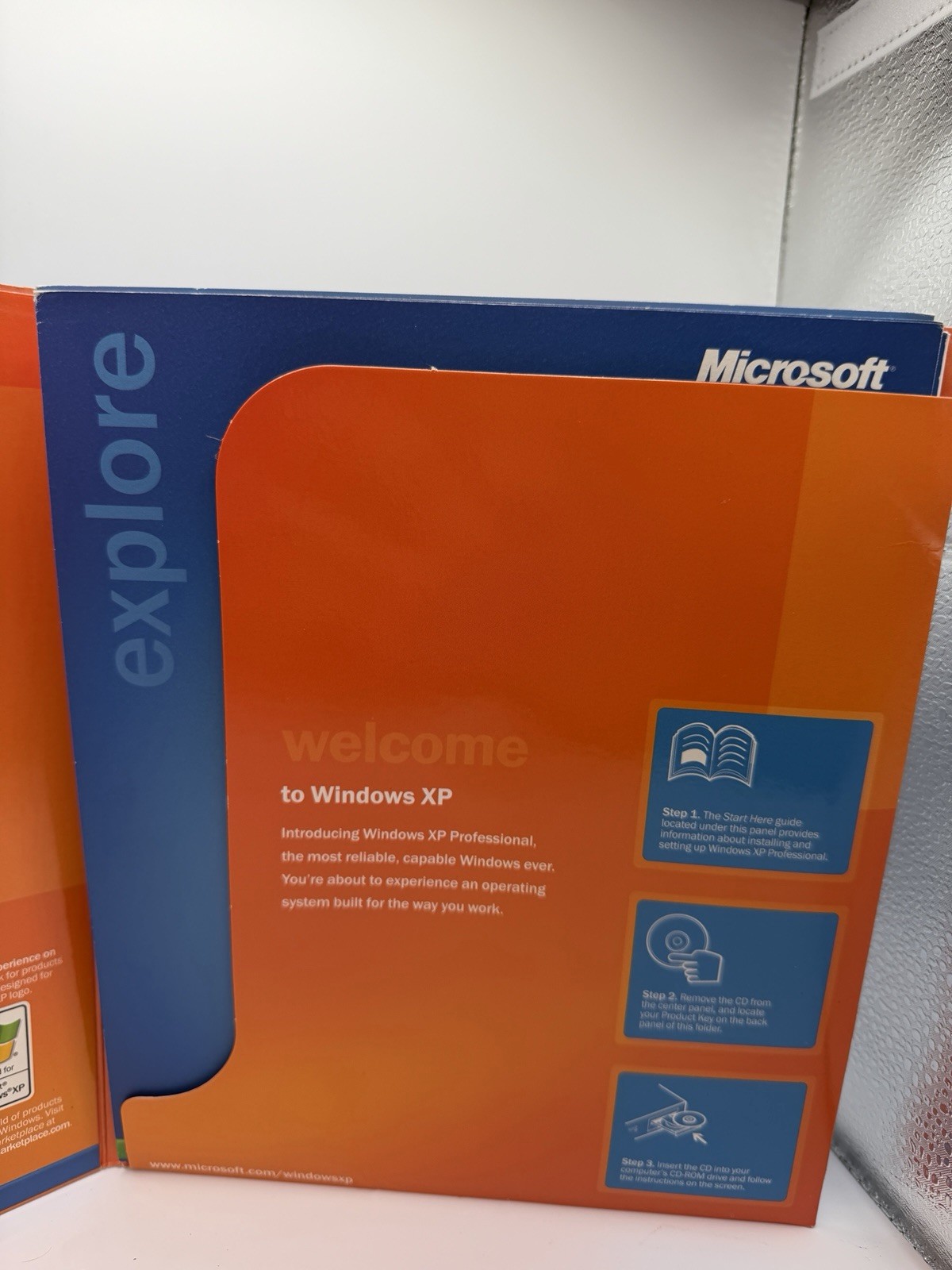 Microsoft Windows XP Professional Upgrade Version 2002 SP2 CIB w/ Product Key