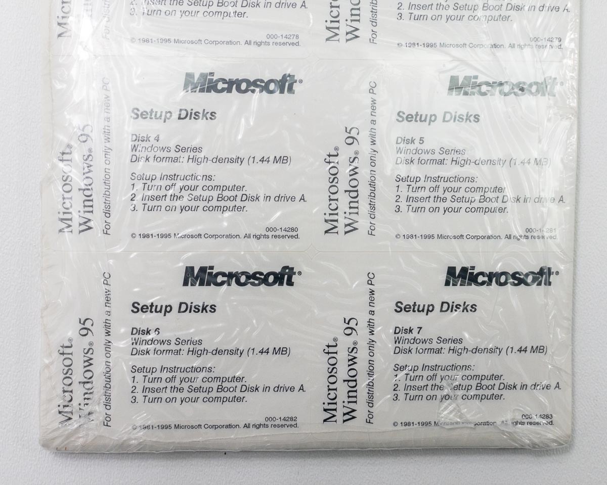 Microsoft X03-32822 Introducing Windows 95 Booklet & CD