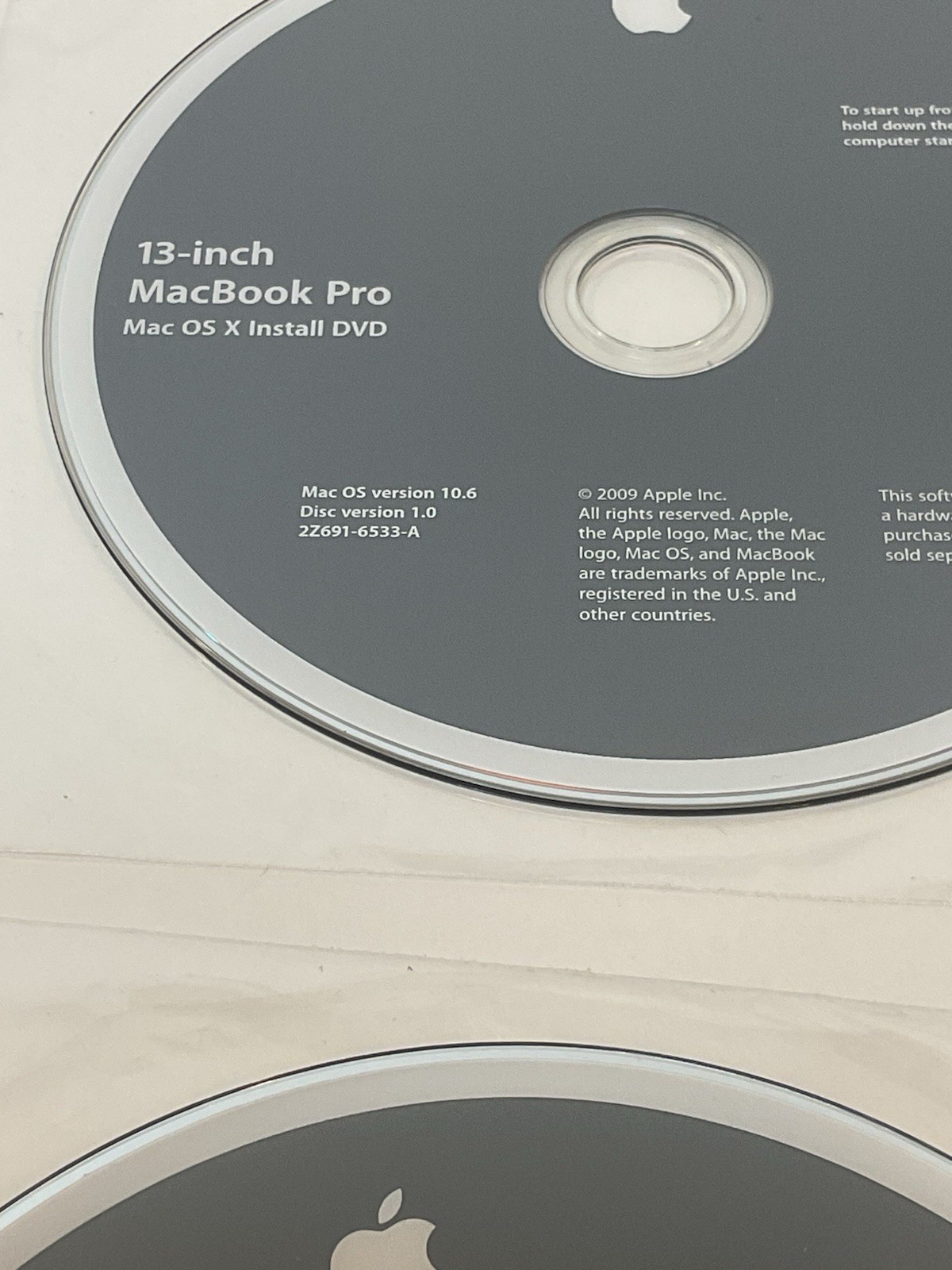 Apple 13-inch MacBook Pro Mac OS X 10.6 Install & Applications OEM