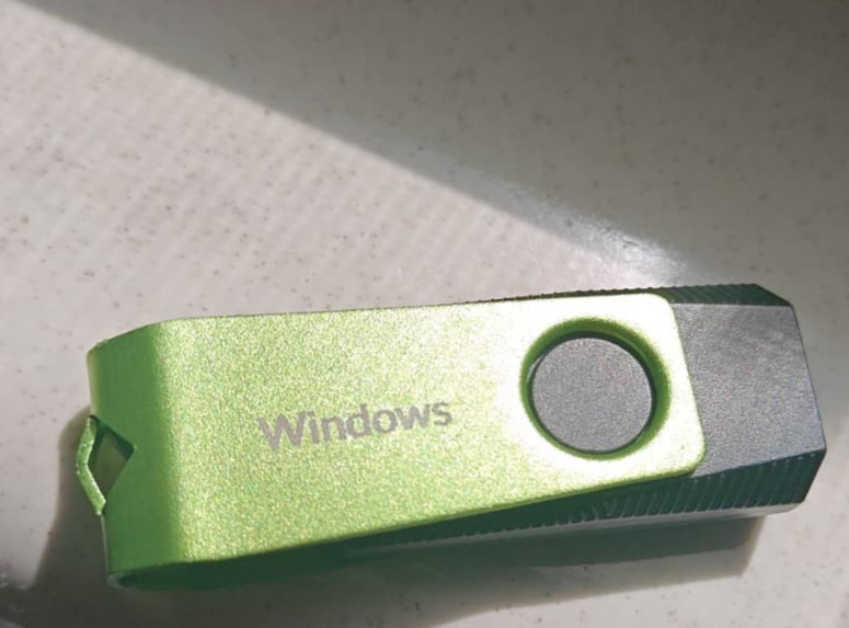 Windows 10 Enterprise LTSC 2021 Valid Microsoft Key – Single on USB Device