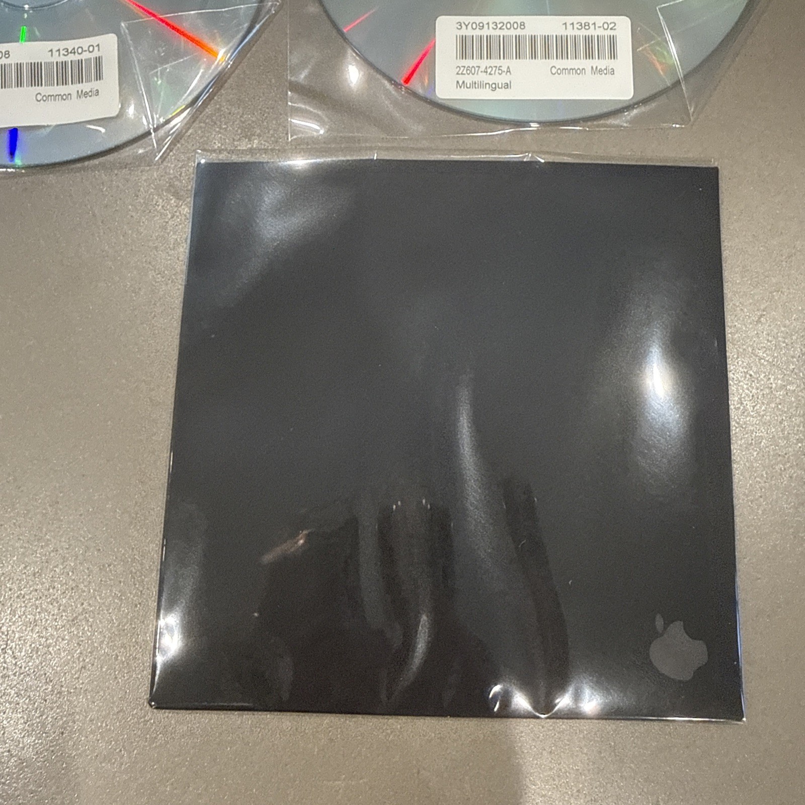 Mac Computers OS X Install Disc 1 & 2 Version 10.5.4 2008 Model 3A152 W/Manuals