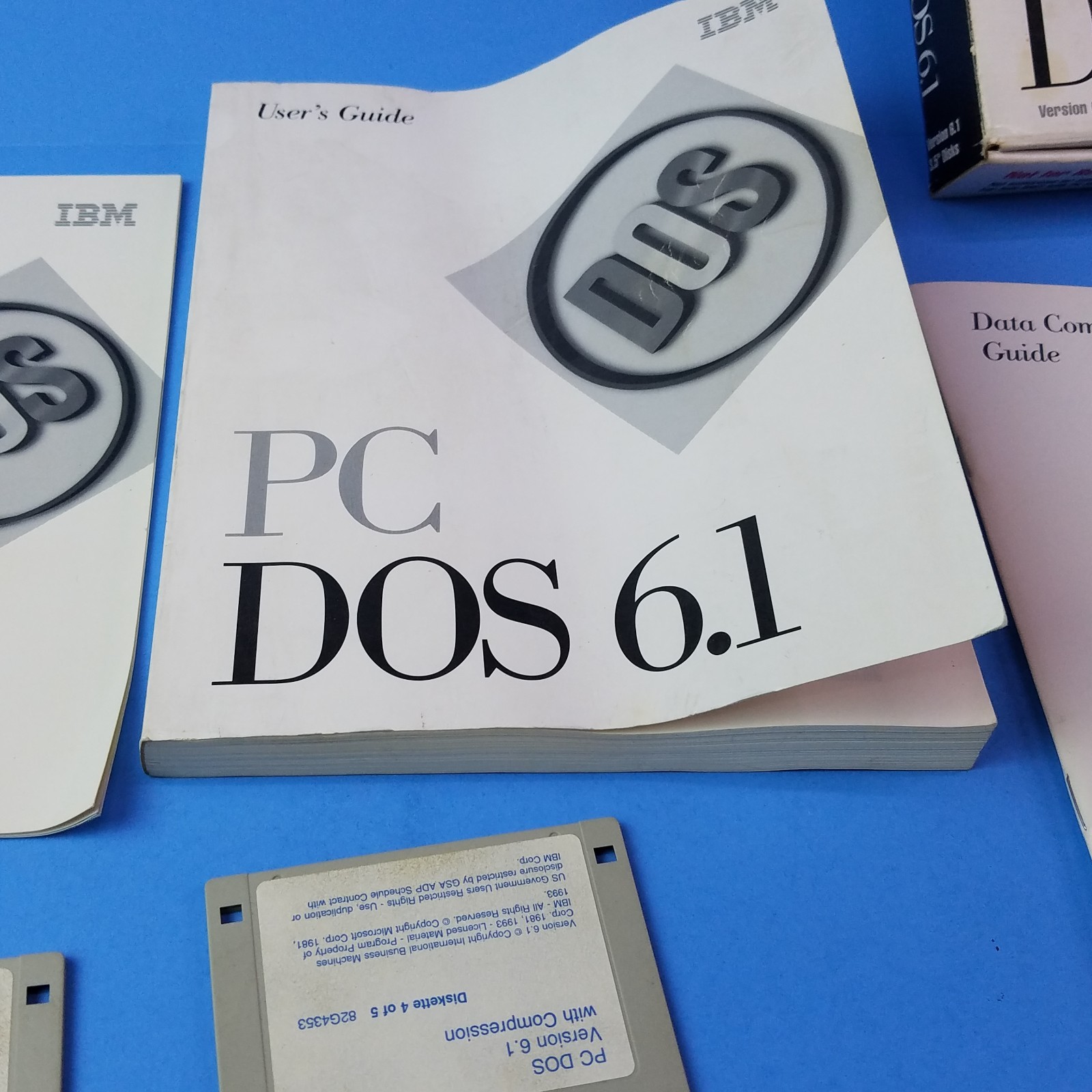 VTG. IBM PC DOS 6.1 Software Operating System User manuals 3.5” disk in box