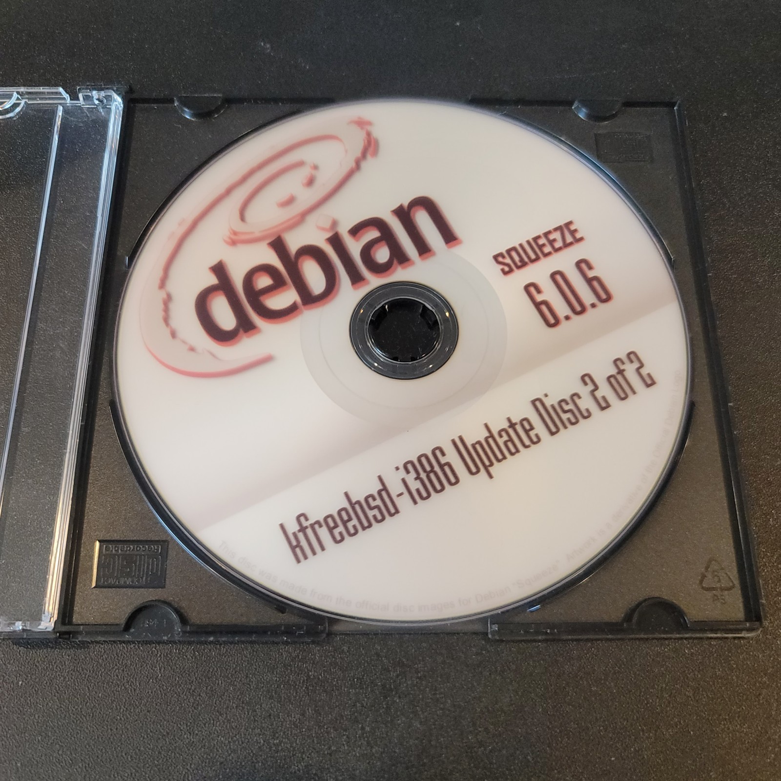 Debian Squeeze 6.0.6 kfreebsd-i386 Update 2 Discs Linux c2012