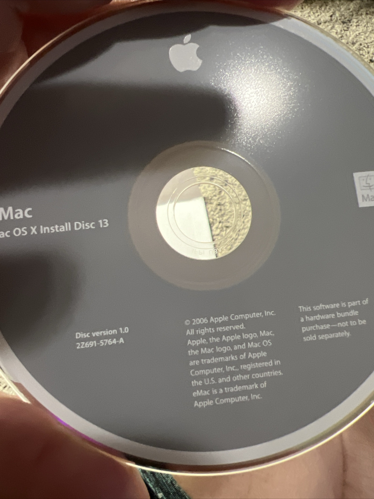 eMac Mac os x install disc 12-20 Disc Version 1.0 2006 Apple Computer Software