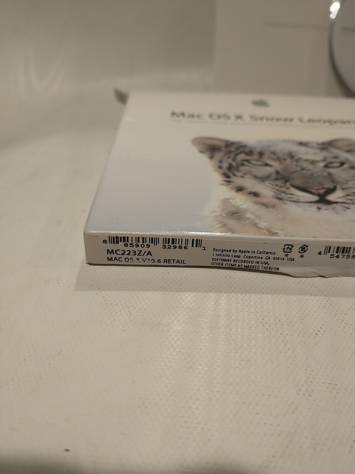 Apple Mac OS X v.10.6 Snow Leopard for Intel-Based Mac (MC223Z/A)