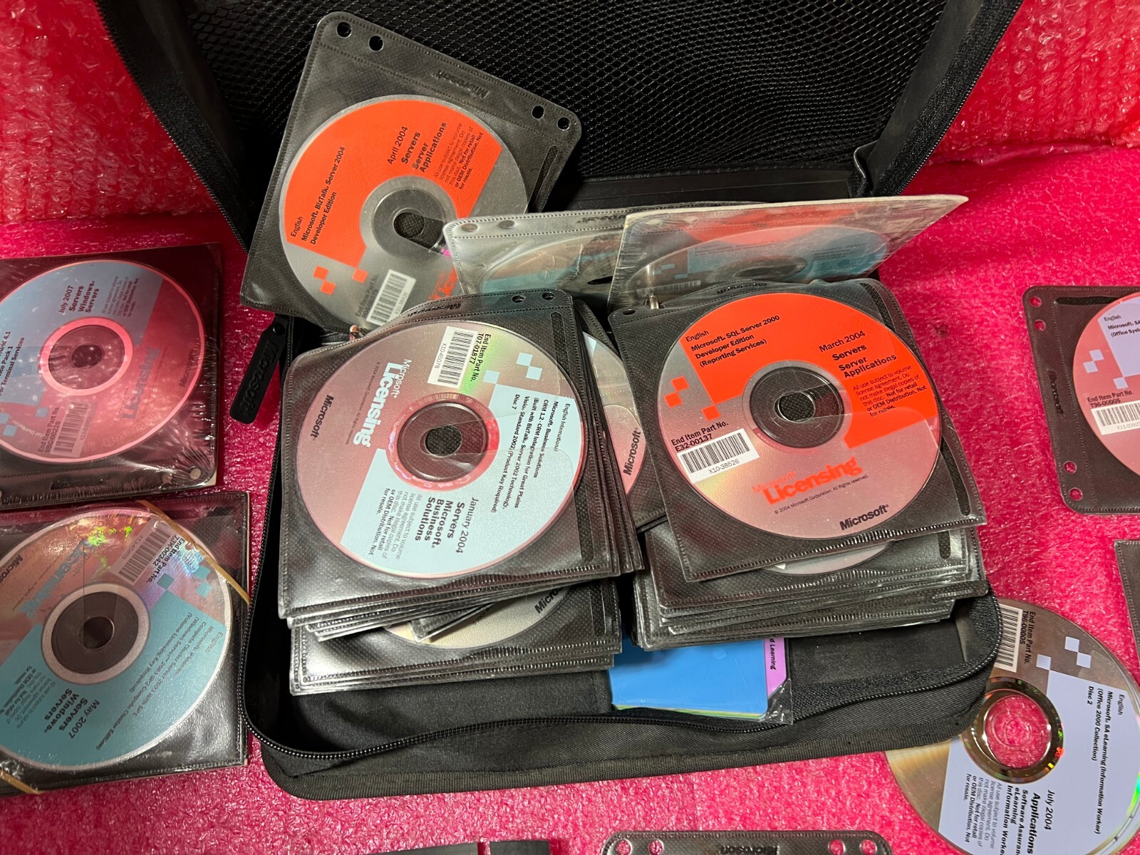 LOT Disks Server License Microsoft / APPLICATIONS 2004 2007 MIX AS-IS