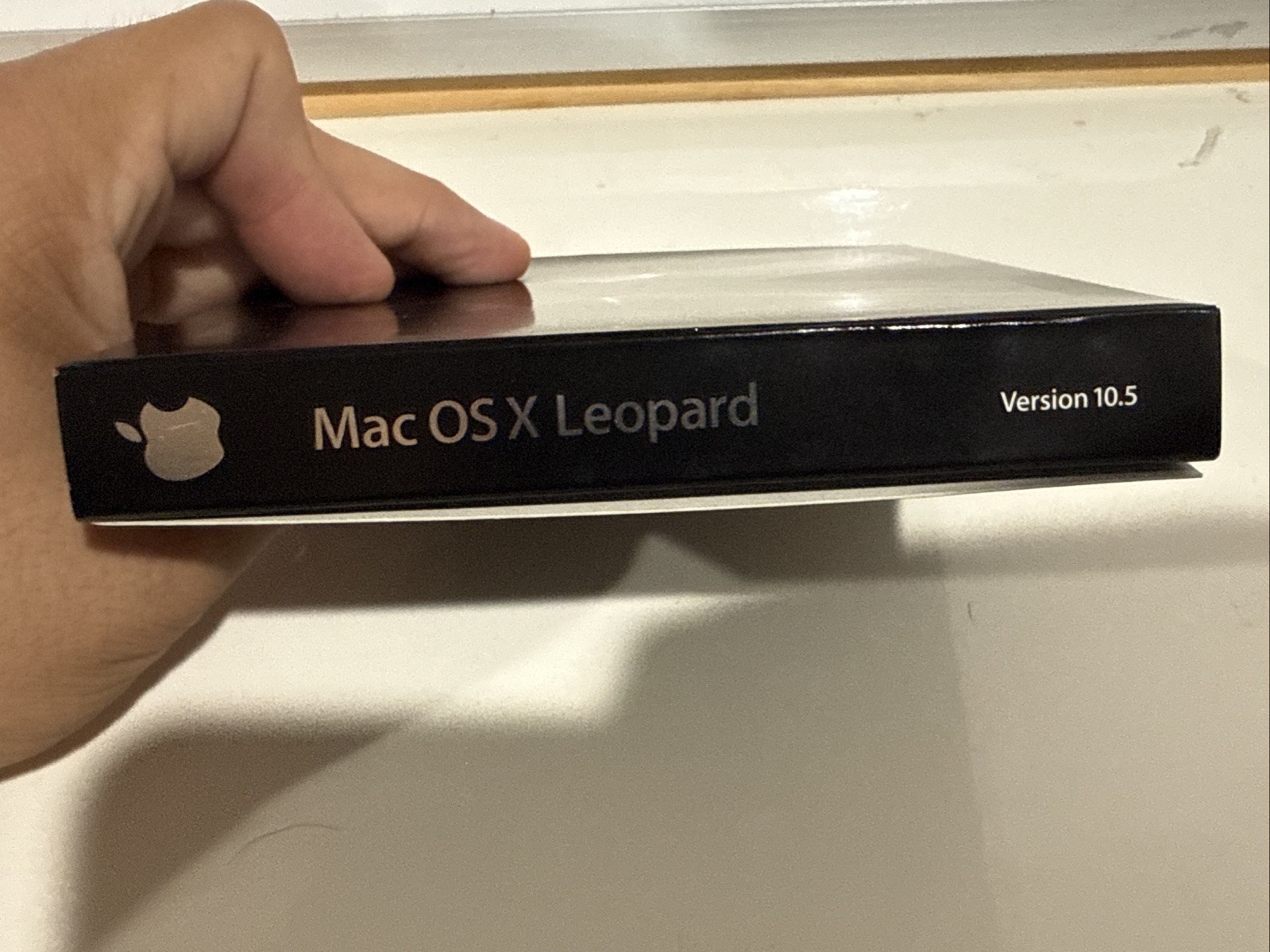 Apple Mac OS X Leopard Version 10.5.1 Install DVD Disk with manual and stickers